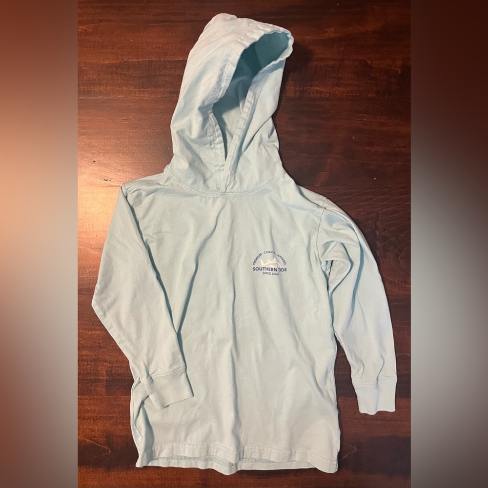SOUTHERN TIDE tshirt hoodie!  Like new, size small(6-7)